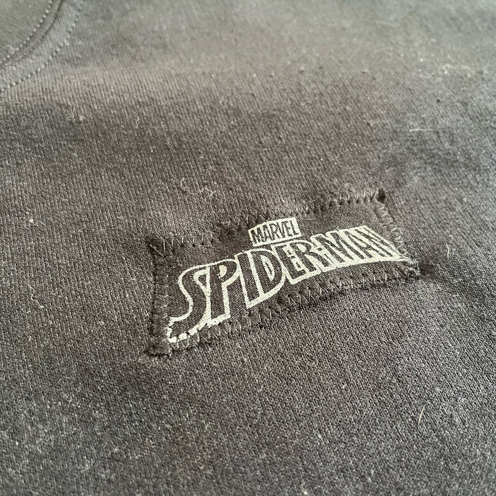 Upcycled custom spiderman crewneck - Picture 6 of 7